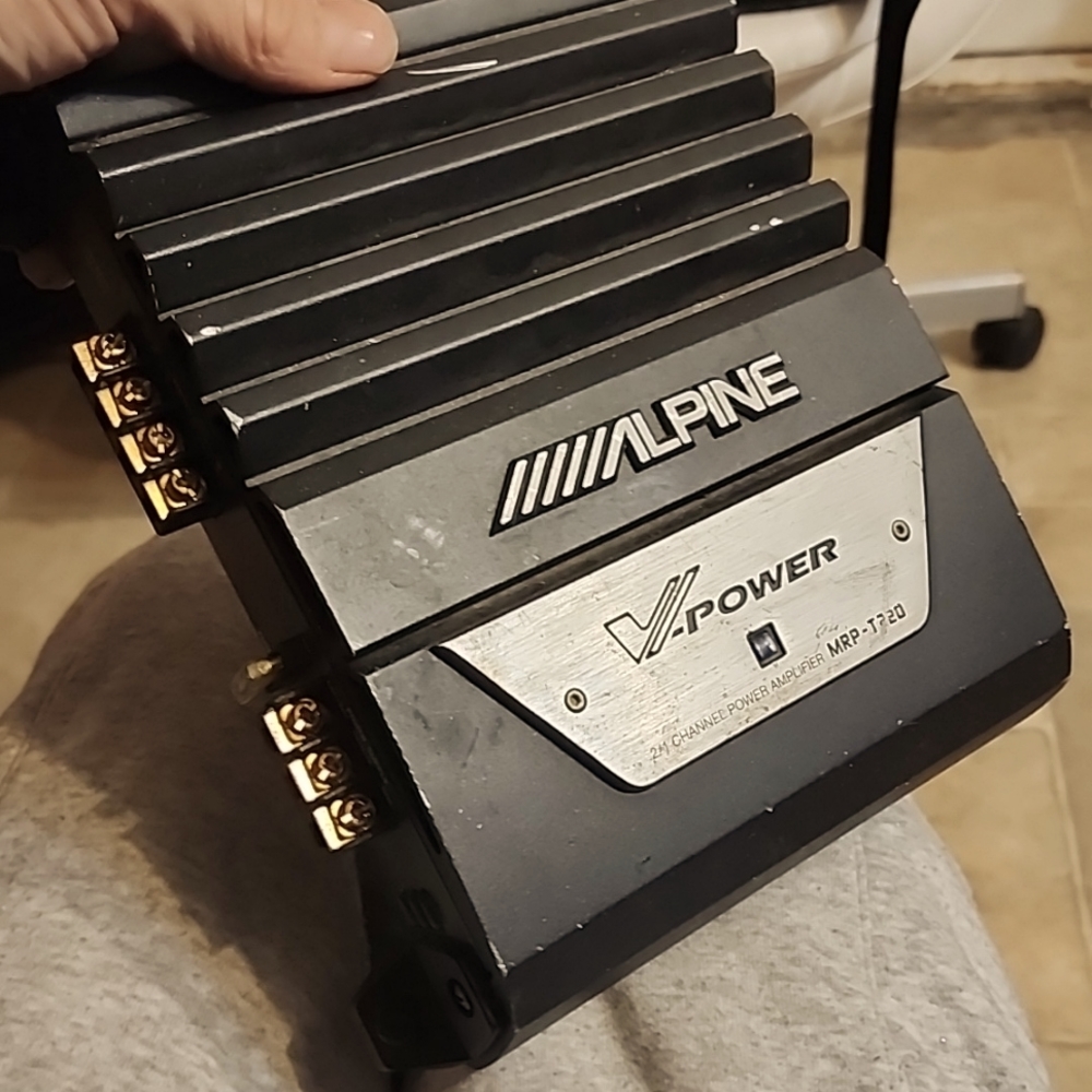 Alpine amplifier 2 Chanel vpower 500wattts